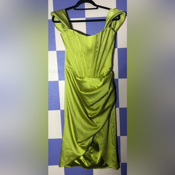 NWOT Gigii’s Jasmine Draped Off-Shoulder Midi Satin Dress Lemon Lime - Size XS - Picture 2 of 5